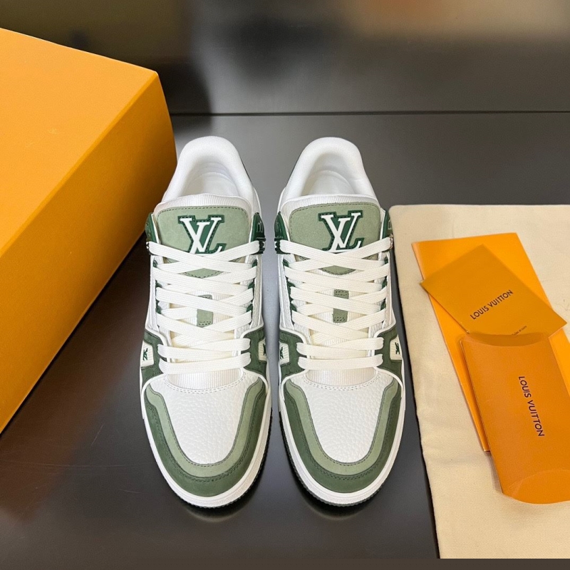 l**is V*t*n sneakers